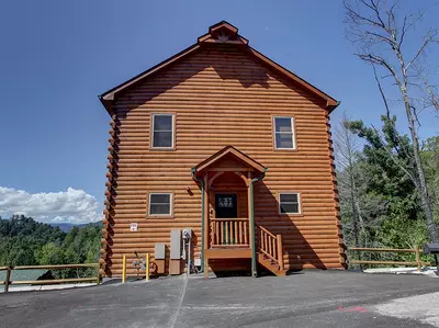 LOFTY BEAR LODGE