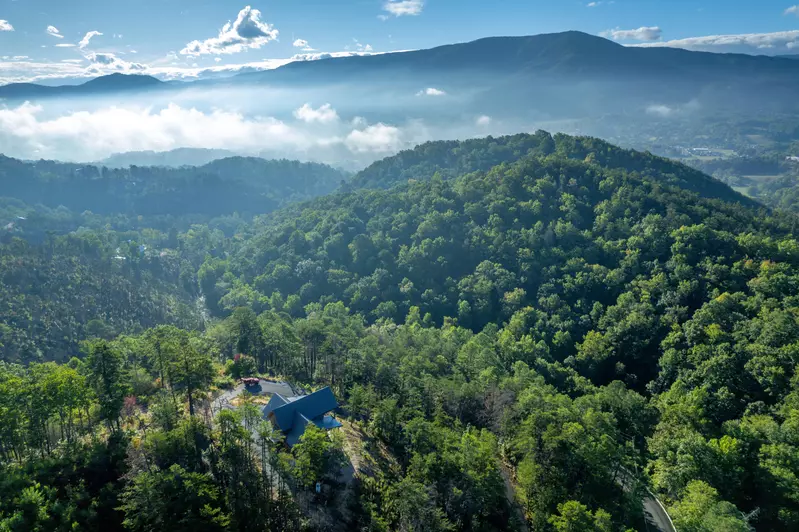 CABIN ON THE ROCKS